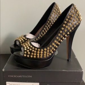 Vince Camuto / Black Peeptie Heels